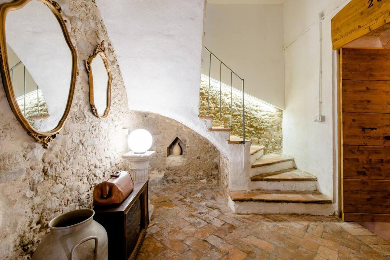 מונטקיו אמיליה La Casa Sulle Mura מראה חיצוני תמונה